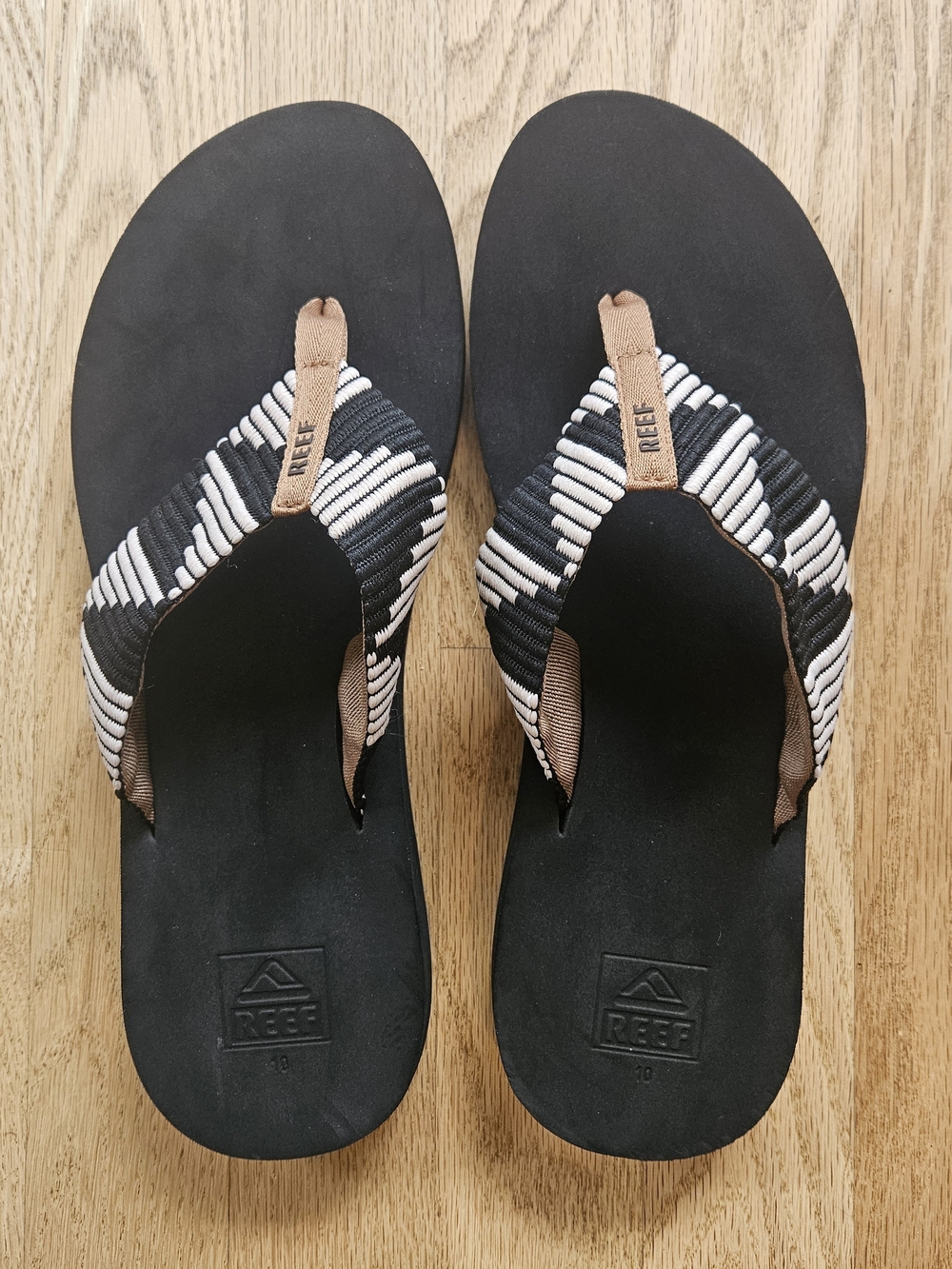 Reef Black & White Braided Flip Flops Size 10